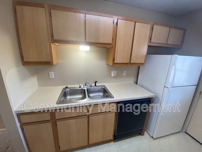 Foto del edificio - 2639 Nannette Dr