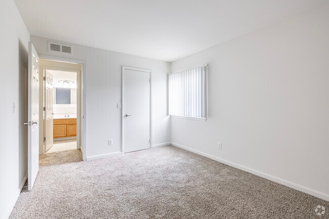 2BD, 1BA - 865SF - Primary Bedroom - Brookdale Apartments