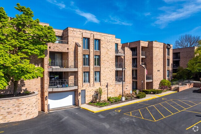 Building Photo - Eastwood