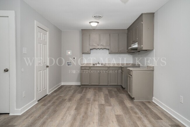 Building Photo - 118 Nandina Ct