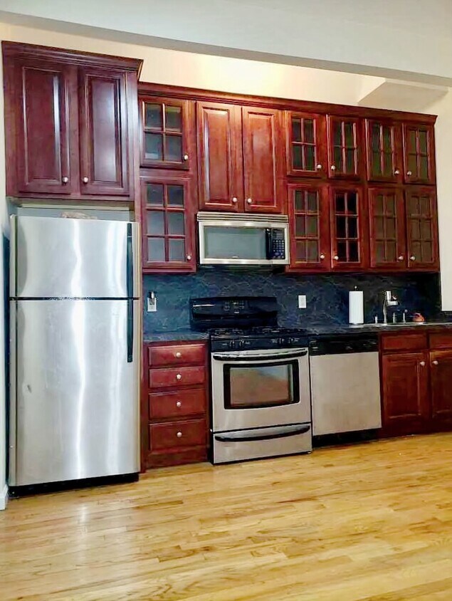 Primary Photo - 273 Albany Ave