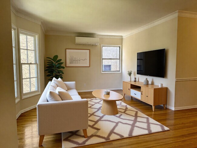 Foto del edificio - 12944 Riverside Dr