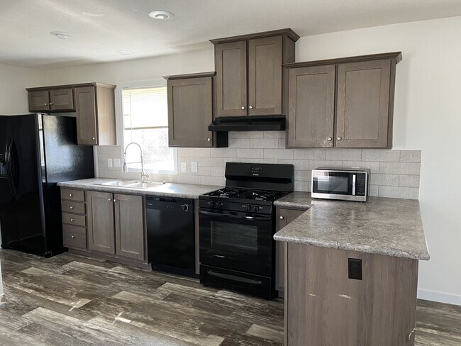 Foto del edificio - 32 Meadowlark Ln