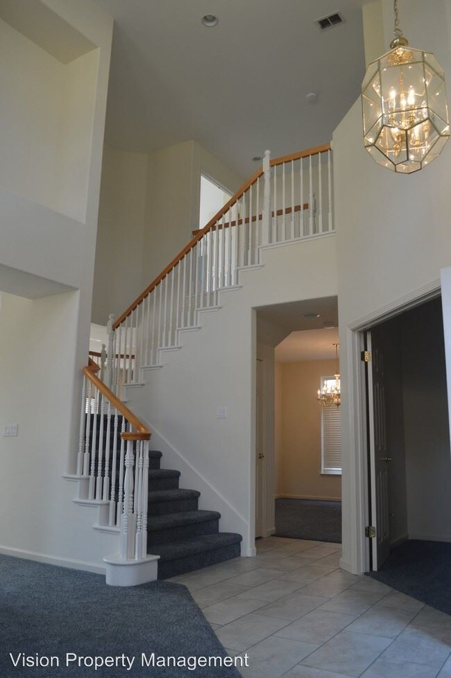 Building Photo - 5 br, 3 bath House - 186 Blackstone Dr.