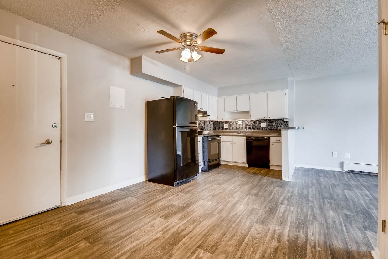 Village West Apartments Rentals in Arvada at 12155 W 58th Pl Arvada, CO