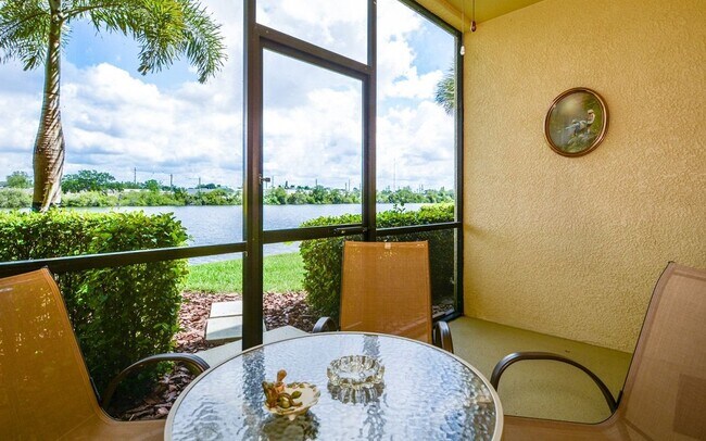 Building Photo - Lakeside Village Townhouse 2 Bedroom  2.5 Bath Available for Short-Term Rental