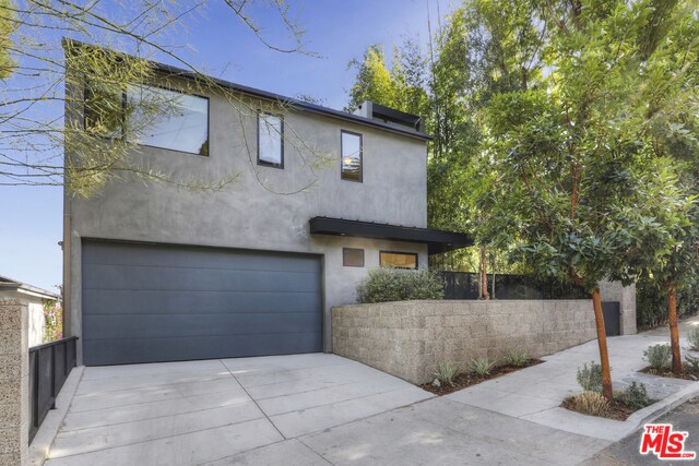 Building Photo - 1508 Elevado St