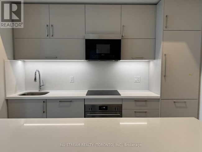 Building Photo - 38 Andre de Grasse St