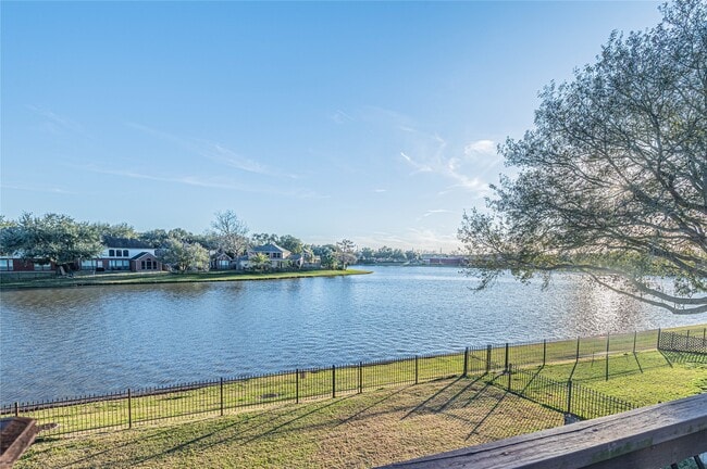 Building Photo - 3126 Waters Way Dr