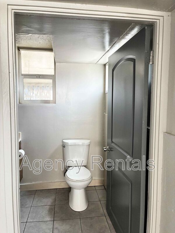 Foto del edificio - 938 Owen St