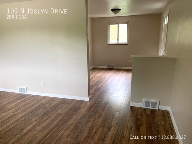 Building Photo - 2 Bedroom In Penn Hills