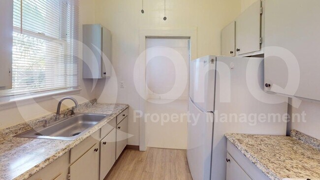 Foto del edificio - 324 S 6th Ave