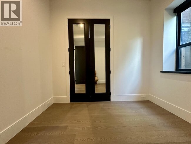 Building Photo - 660 St Andrews Rd