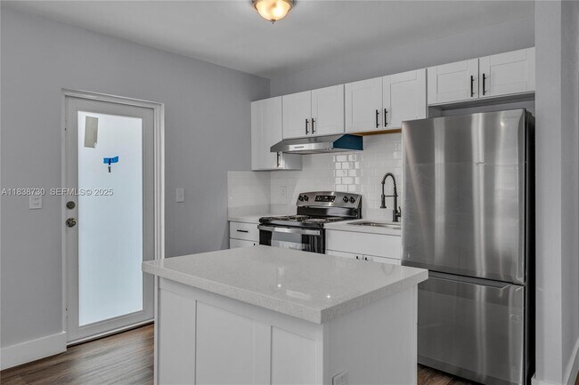 Building Photo - 2243 Greene St.