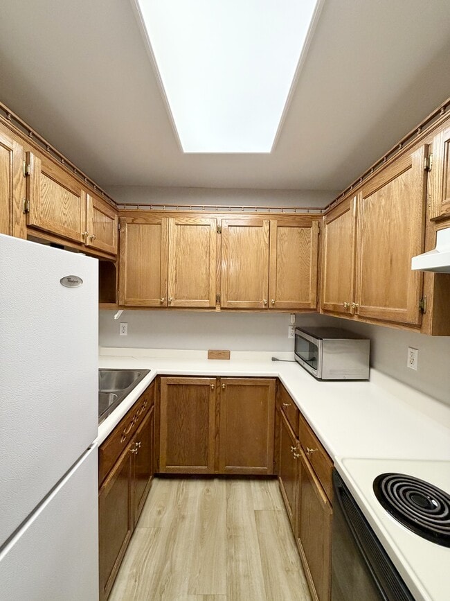 Photo - 305 Lake St Townhome