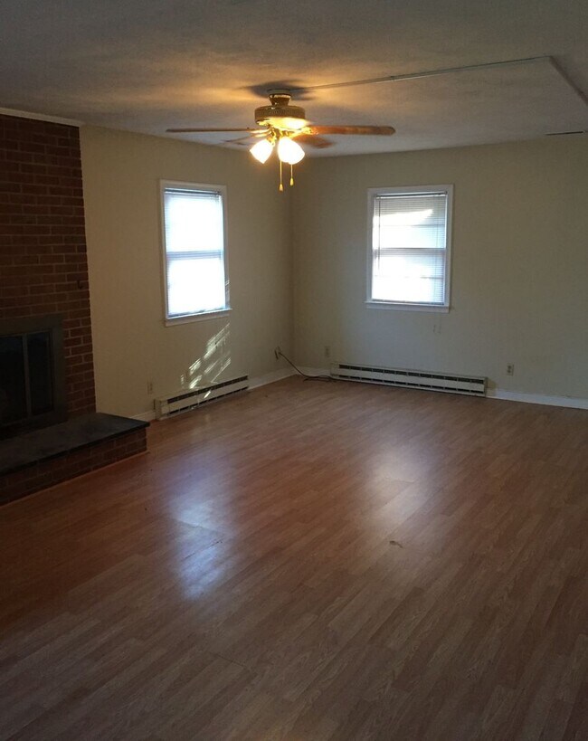 Building Photo - 410 Dorrier Dr