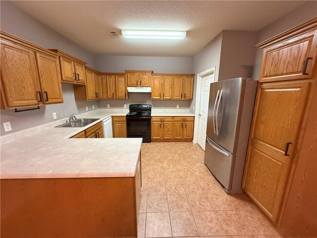 Building Photo - 661 Appleridge Dr