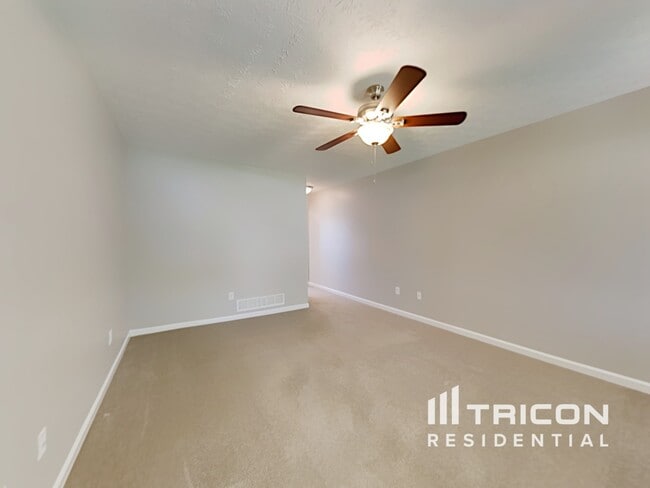 Building Photo - 712 Kings Ct