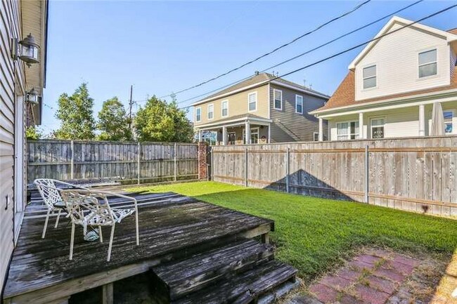 Foto del edificio - 219 E Maple Ridge Dr