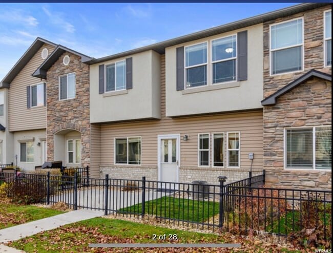 Building Photo - 1520 N 450 W