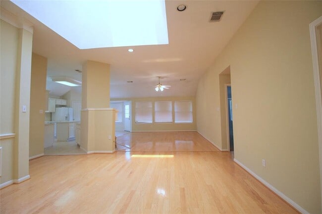 Building Photo - 818 Presley Way