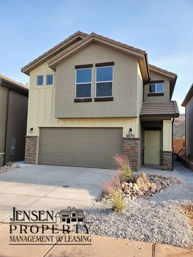 Building Photo - 4 Bedroom Home in Desert Bluffs