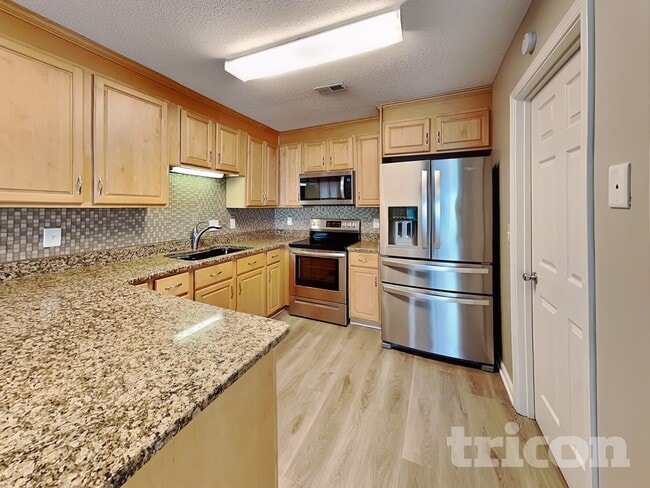 Building Photo - 113 Cobblestone Cir