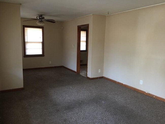 Foto del edificio - 1359 Oakview Cir