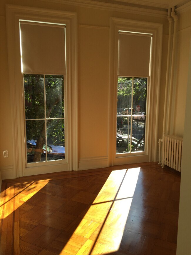 office/guest room - 284 Pavonia Ave