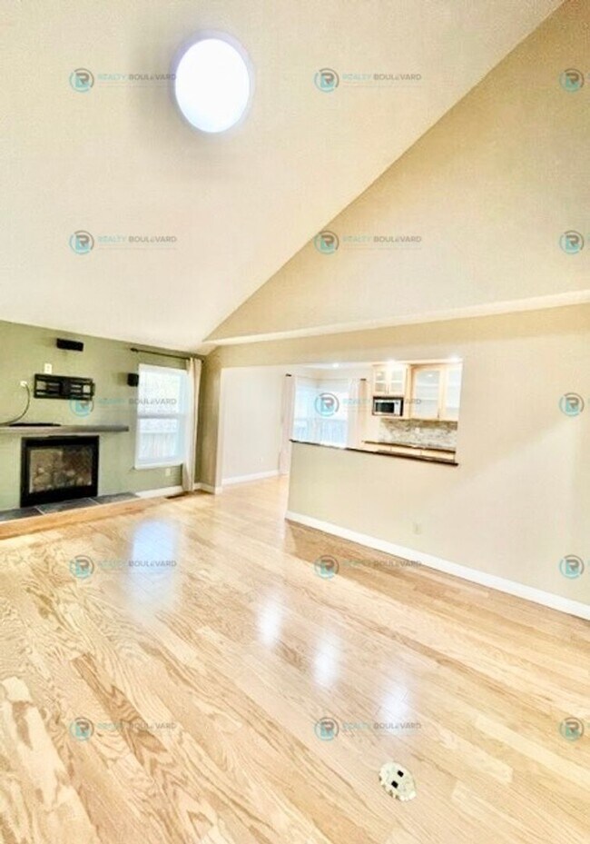 Foto del edificio - Beautiful- 4 Bedroom, 3 Bath, 3 Car Garage, NW Reno!