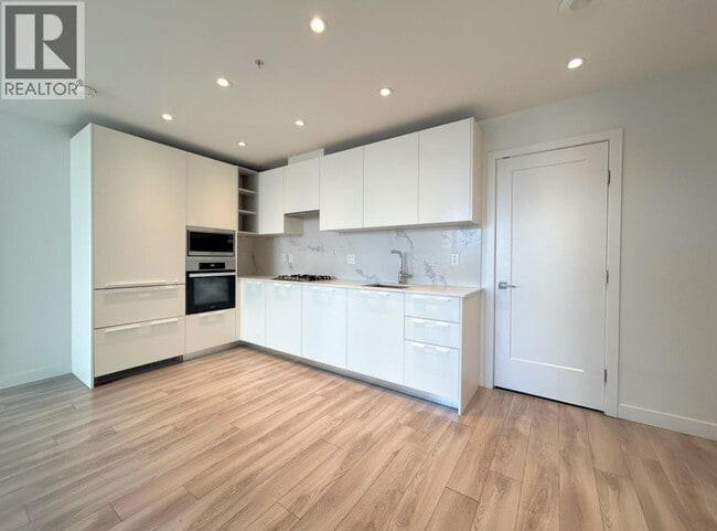 Building Photo - 6699 Dunblane Ave