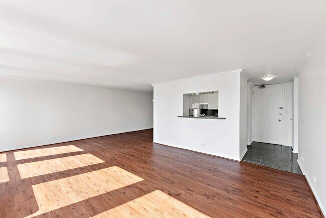 Foto del edificio - 111 E Chestnut St