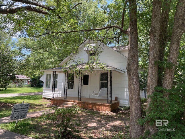 Foto del edificio - 216 W Rose Ave