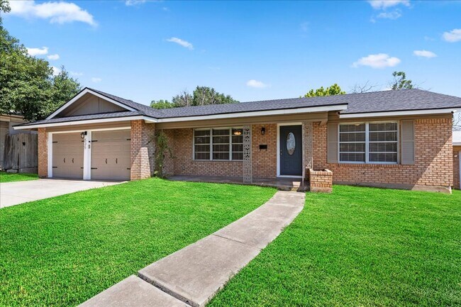 Building Photo - RIDGEVIEW