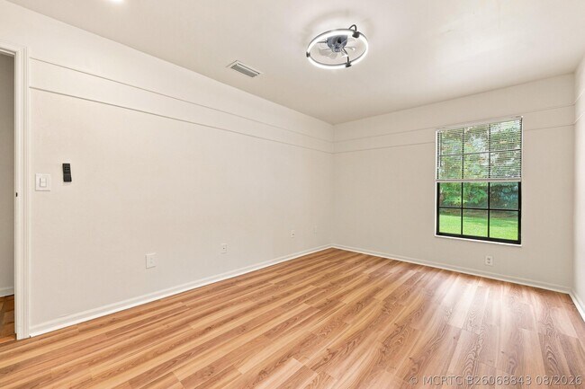 Building Photo - 10798 Cypress Bend Dr