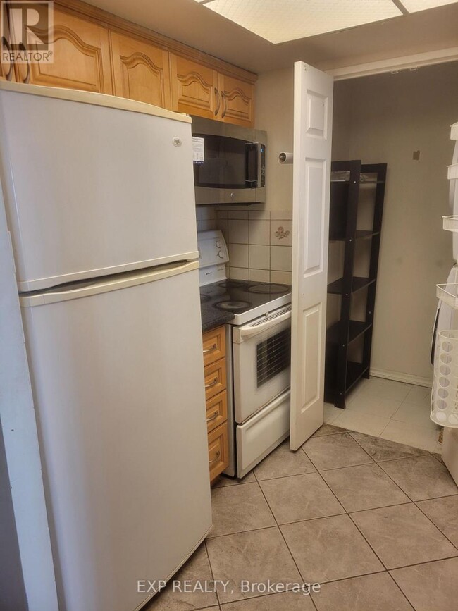 Building Photo - 285 Enfield Pl