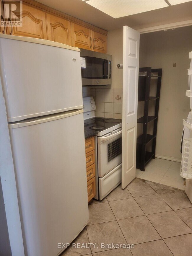 Photo du bâtiment - 285 Enfield Pl