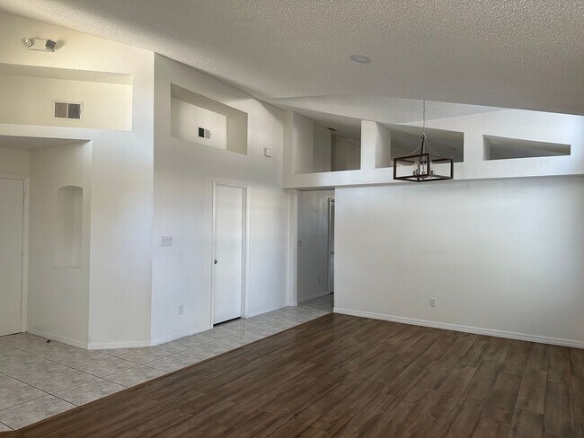 Building Photo - 4801 Huxley Ct