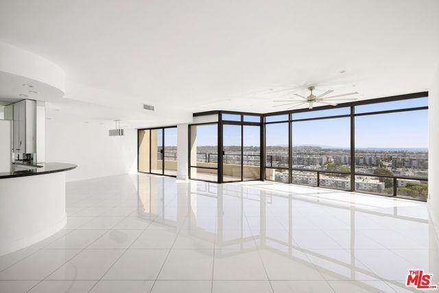 Building Photo - 4267 Marina City Dr