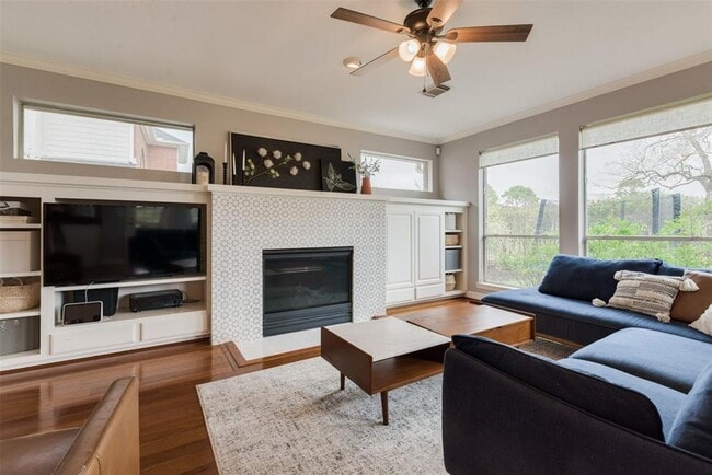 Building Photo - Stunning Home in Falcon Point!
