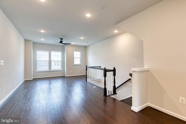 Building Photo - 2581 Debert Cir