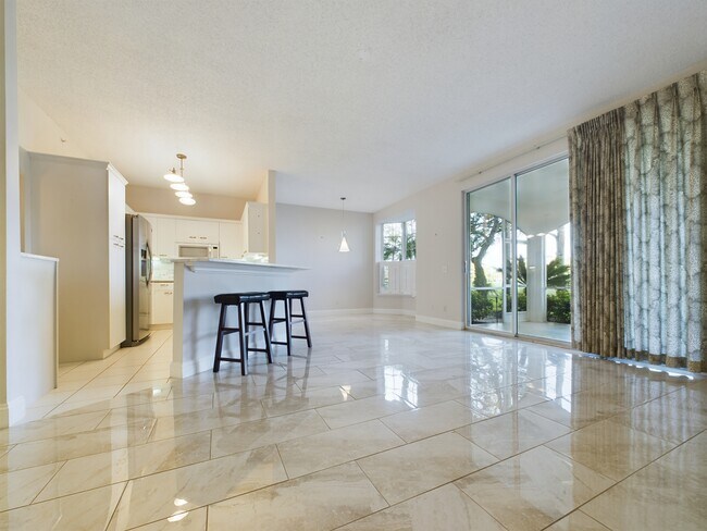 Building Photo - 85 Silver Oaks Cir