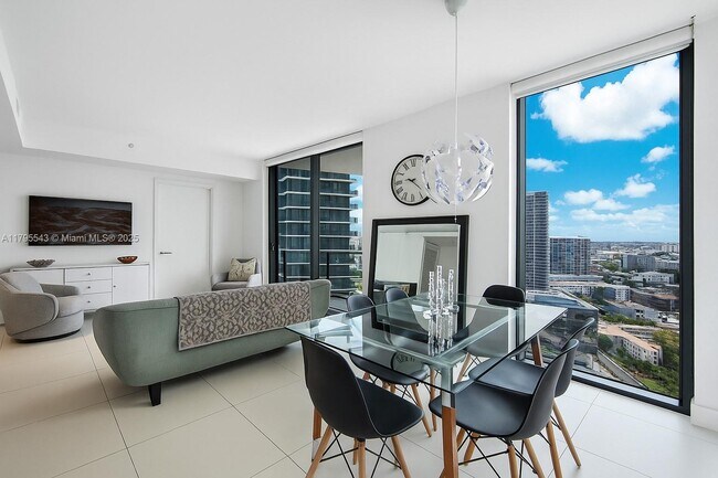 Foto del edificio - 501 NE 31st St