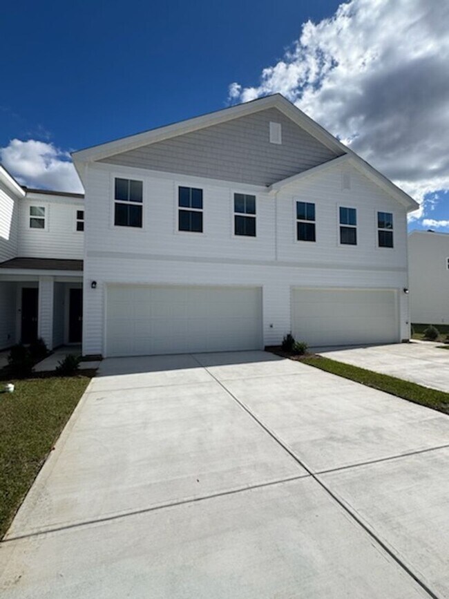 Foto del edificio - New Construction Townhomes 3BR/2.5BA