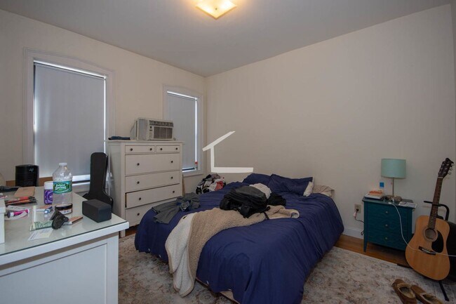 Foto del edificio - 9/1 No Fee! Spacious Allston 1BR wth balcony, heat inc