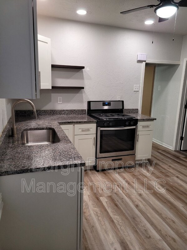 Building Photo - 2607 Voelkel Ave