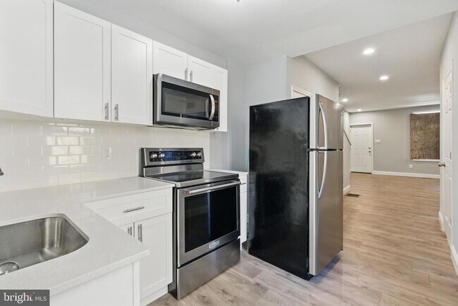 Building Photo - 937 N 45th St