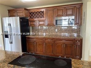 Foto del edificio - 200 Leslie Dr