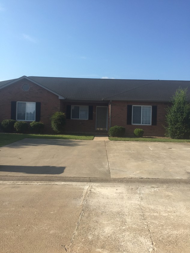 Front - 86 Princeton Dr