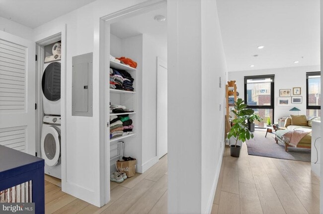 Building Photo - 2007 Cambridge St